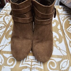 Elegant Tan Suede Ankle Booties